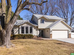1429 N 145th Plz, Omaha, NE 68154