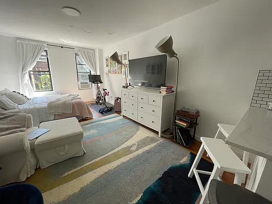 Rented by SP Brokerage Inc | media 19