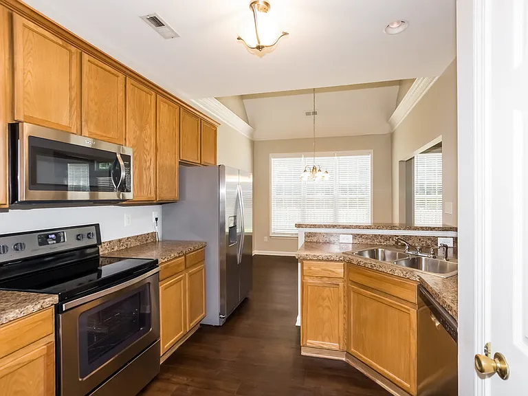 7418 Sparkleberry Dr — Photo 8