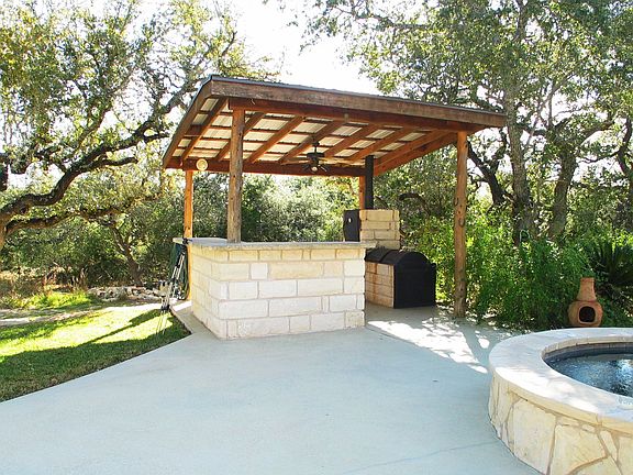 Built in BBQ and smoker 