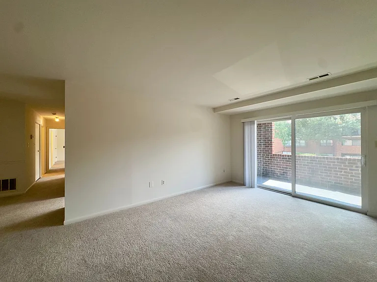 20 Juliet Ln #204 — Photo 3