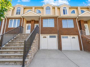 72 N Railroad Ave, Staten Island, NY 10304