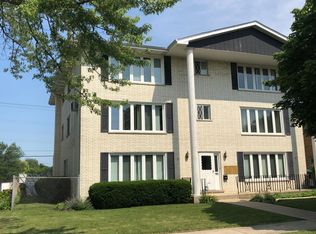 1249 Homestead Rd, La Grange Park, IL 60526