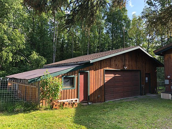 2 car garage/big storage