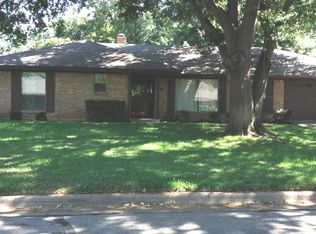 1702 W Lavender Ln, Arlington, TX 76013