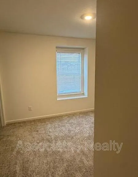 2040 Oakdale Dr — Photo 27