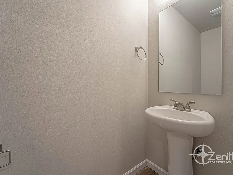 14425 NE 22nd Ave — Photo 12