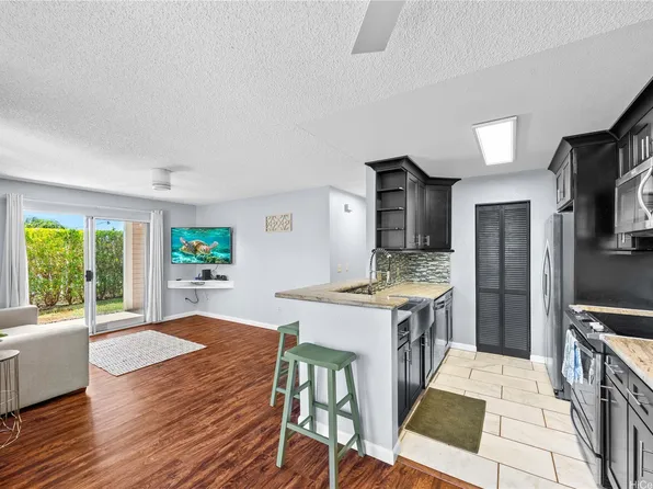 94-533 Lumiaina St #B104, Waipahu, HI 96797
