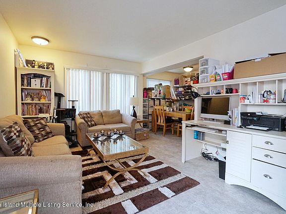 4th image of 10 Meadow Pl APT A