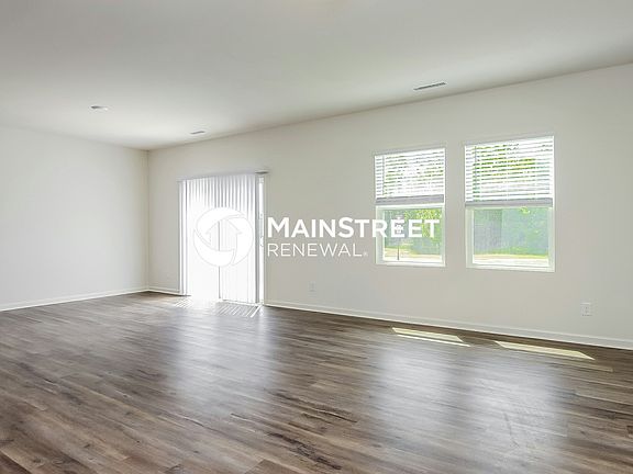 3rd image of 121 Quincy Meadow Ave