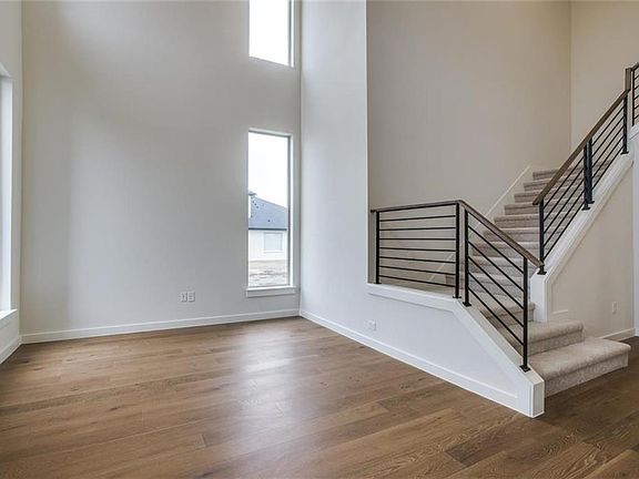 3rd image of 2807 Kettle Creek Dr