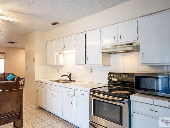 4th image of 221 Pancho Maples Dr