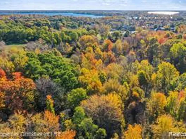 5920 Greer Rd, West Bloomfield, MI 48324