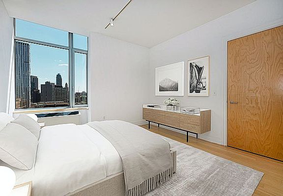 5th image of 110 Livingston St APT 16G