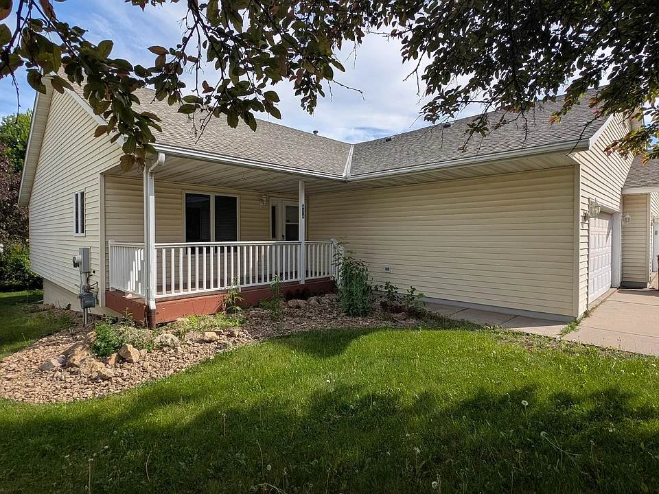 620-624 Pleasant Drive - 624