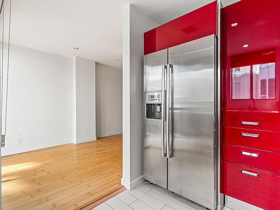 Designer kitchen w/ bosch appliances