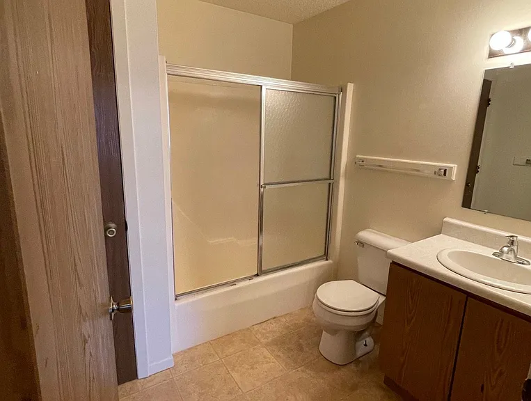 1120 Meridian Heights Dr — Photo 2
