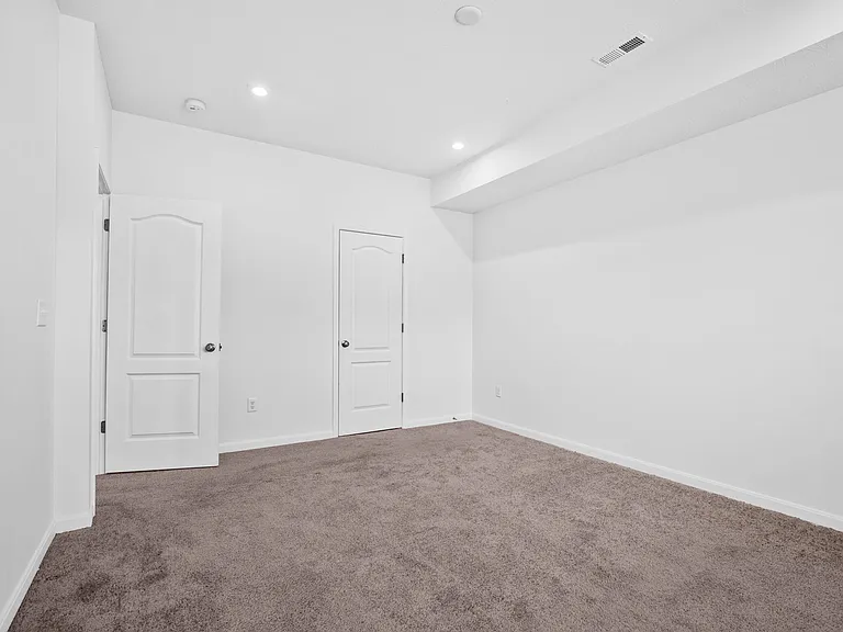 6029 Bluecrest Dr — Photo 36