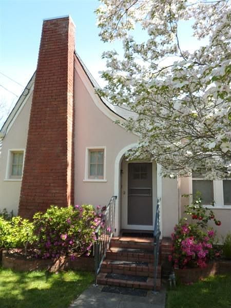 2nd image of 410 Jones St