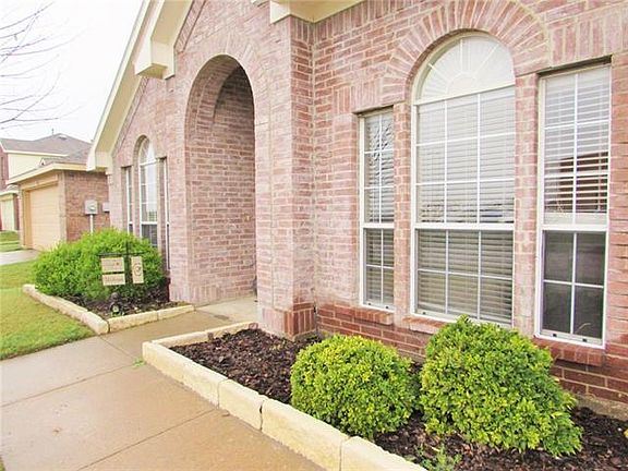 3rd image of 512 Ashdale Dr