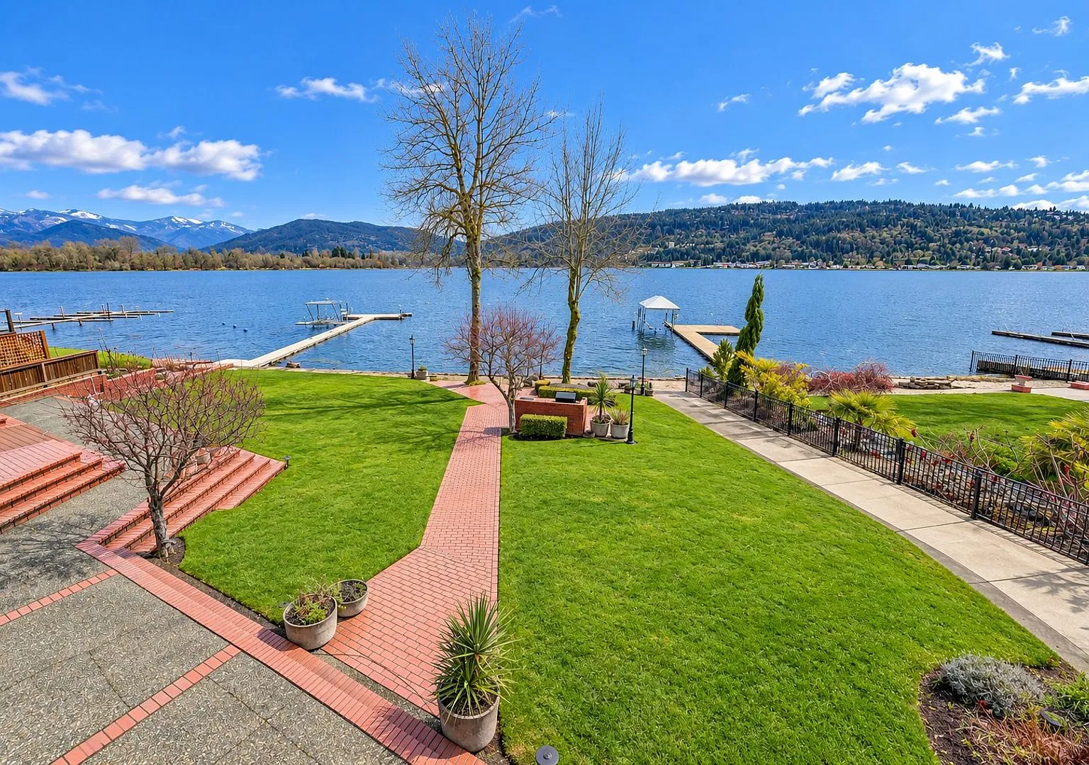 4Bd/3.5Ba Sammamish Home — Photo 4