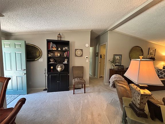 4th image of 72 Golf Club Dr