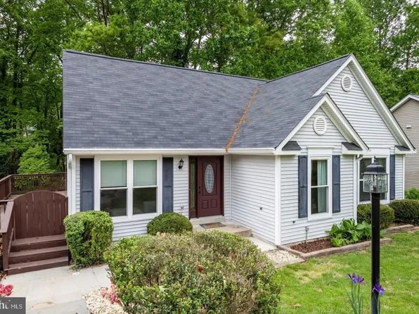 5 Yucca Dr, Fredericksburg, VA 22405