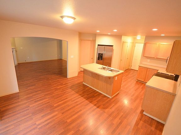 4th image of 17716 37th Ave E