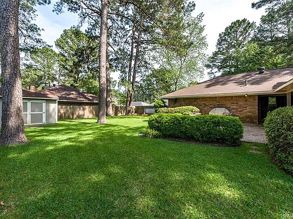 3rd image of 210 Winterwood Dr