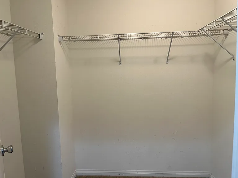 160 Yosemite Ave — Photo 16