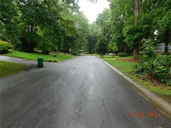2nd image of 489 Hickory Hills Dr
