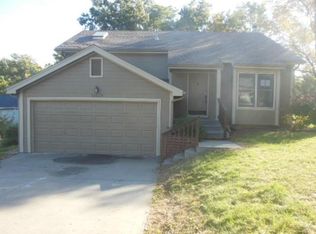 11525 N Oak Trafficway, Kansas City, MO 64155