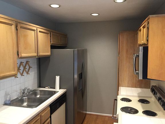3rd image of 552 N Bellflower Blvd Unit 319