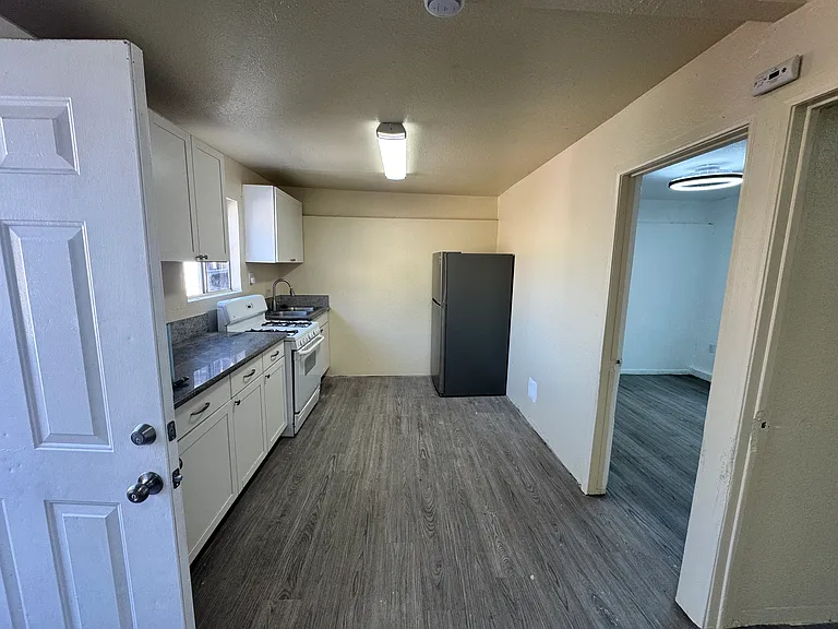 8136 Dodie St — Photo 9