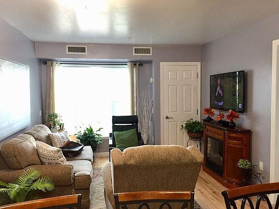 5th image of 145 Bennington St APT 115