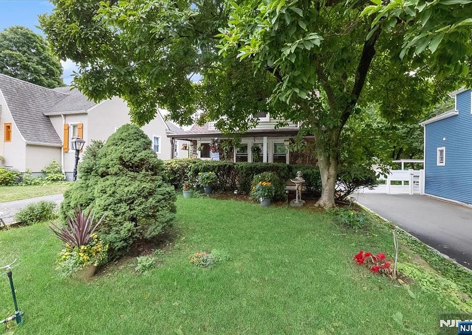 1st image of 203 Willow Ave