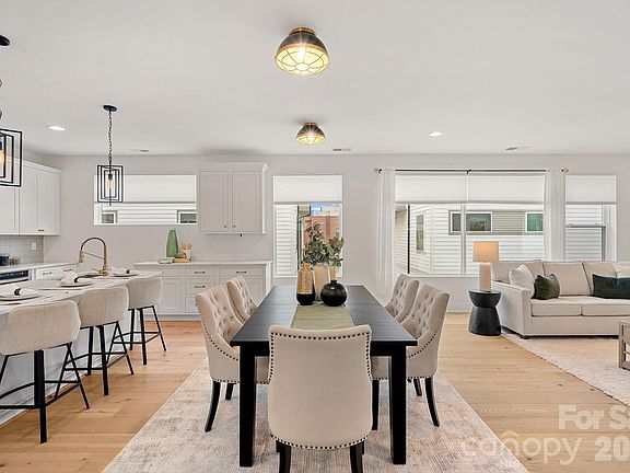 5th image of 306 Wesley Heights Way