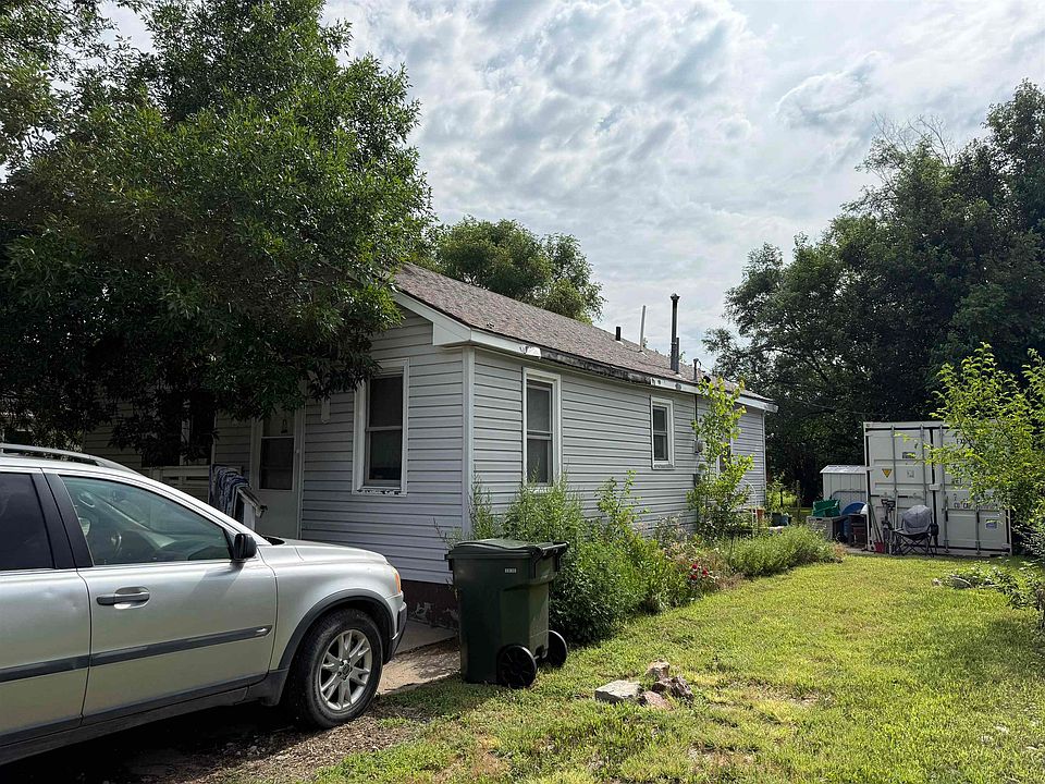 2nd image of 1409 N TAFT