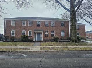 15 Colony Rd APT 2B, West Springfield, MA 01089