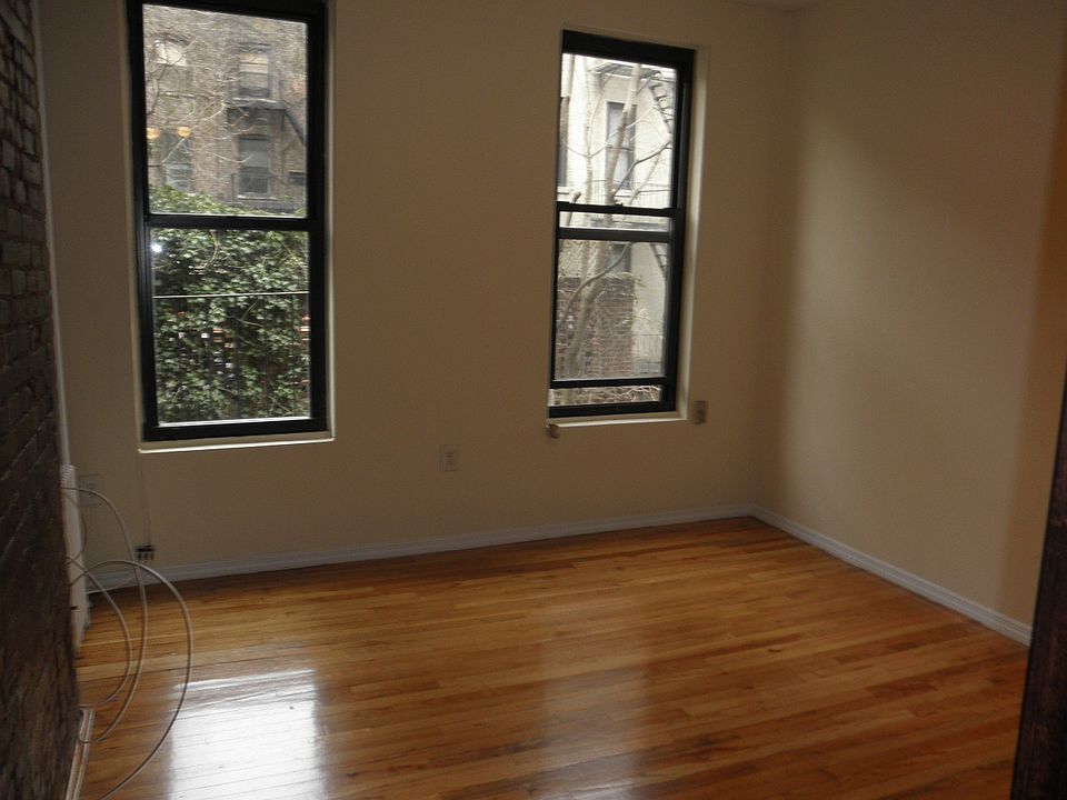 1st image of 425 W 45th St APT 2RW