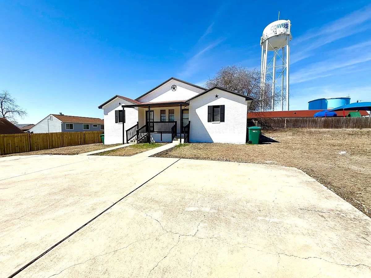 Building Photo - 509 Meadow Frg