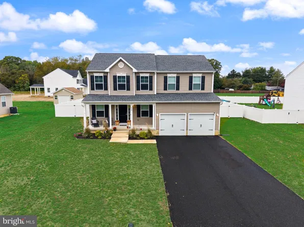 920 Chapel Dr, Vineland, NJ 08361