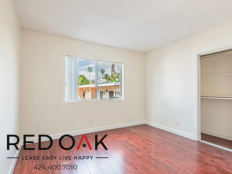 1545 N Bronson Ave #221 — Photo 8