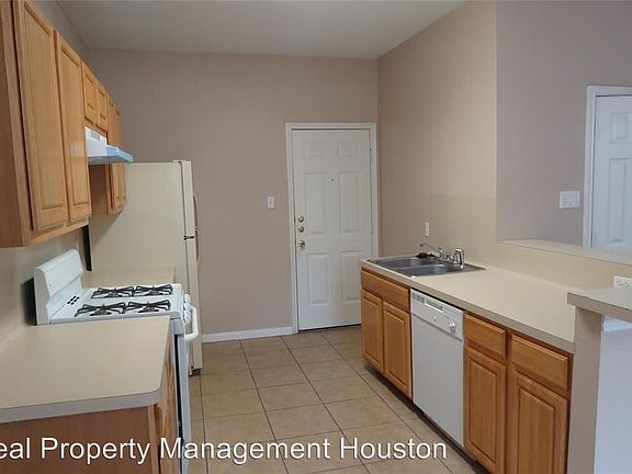 3rd image of 11914 Chetman Dr APT B