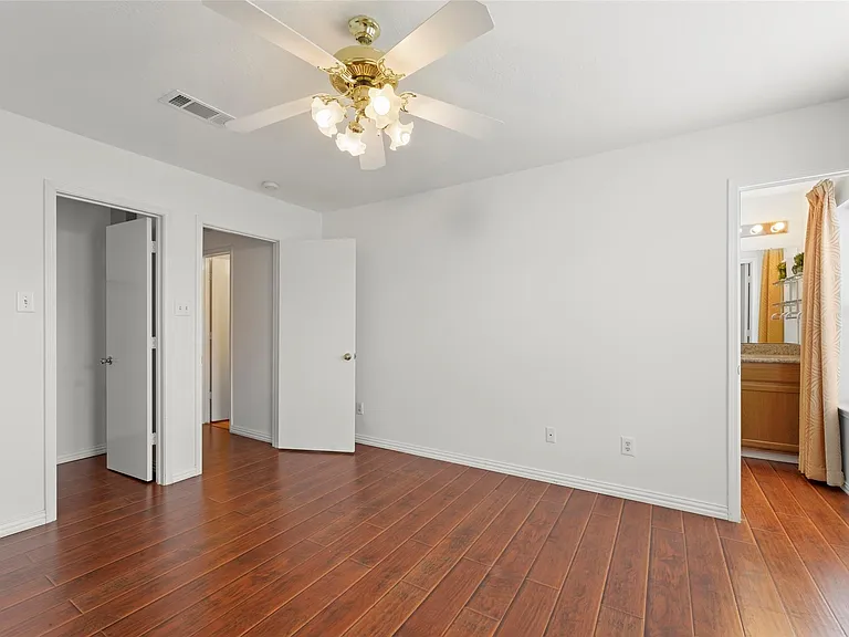 8252 Golf Green Cir — Photo 15