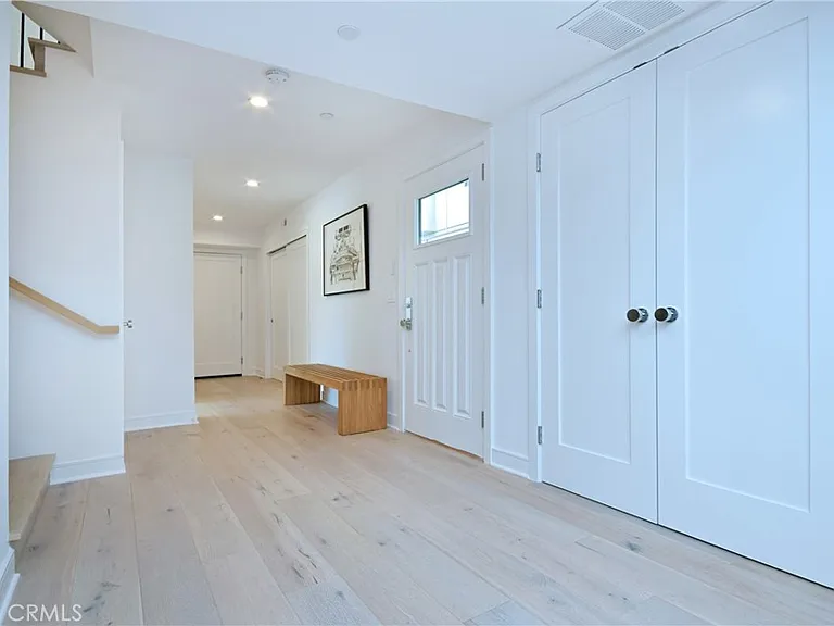4641 Cahuenga Blvd — Photo 7