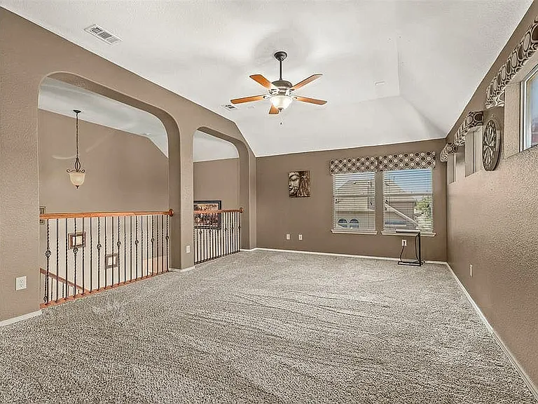 4345 Mountain Crest Dr — Photo 10