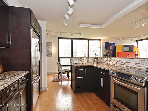 5th image of 2500 N Lakeview Ave APT 1101
