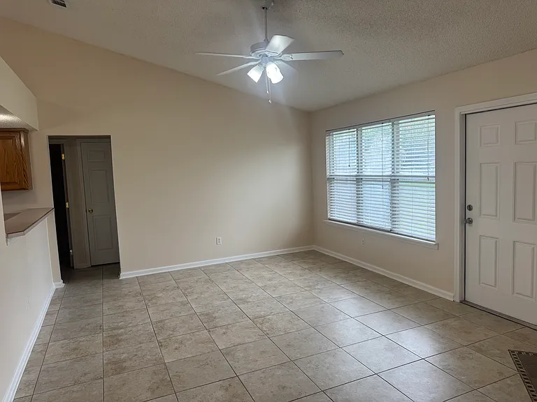 2182 Farm Way — Photo 11