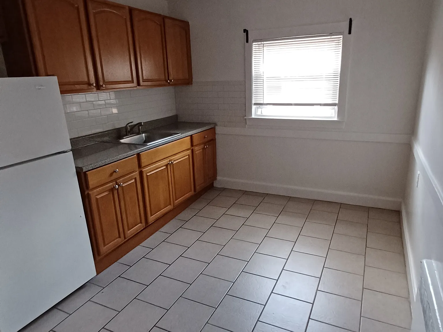 27 Beechcroft St — Photo 1